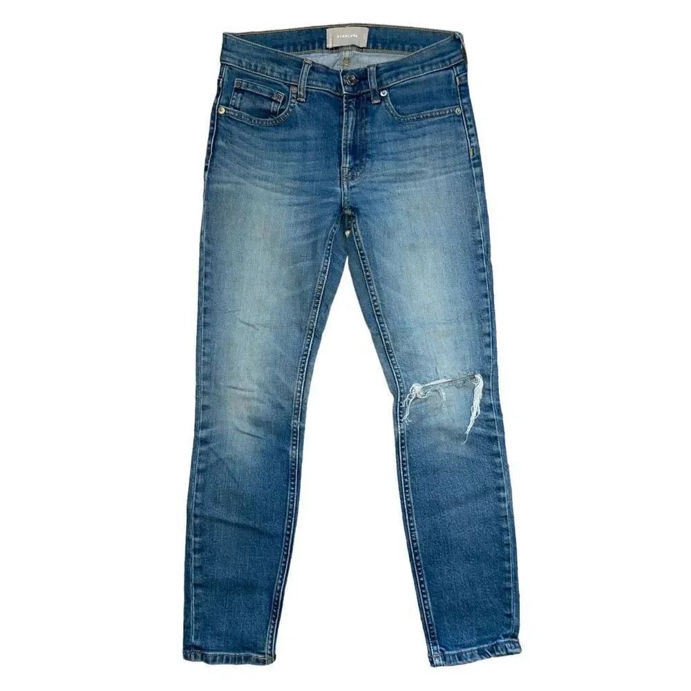 🐿️ Everlane Light Wash Distressed Skinny Straight Jeans Size Unknown